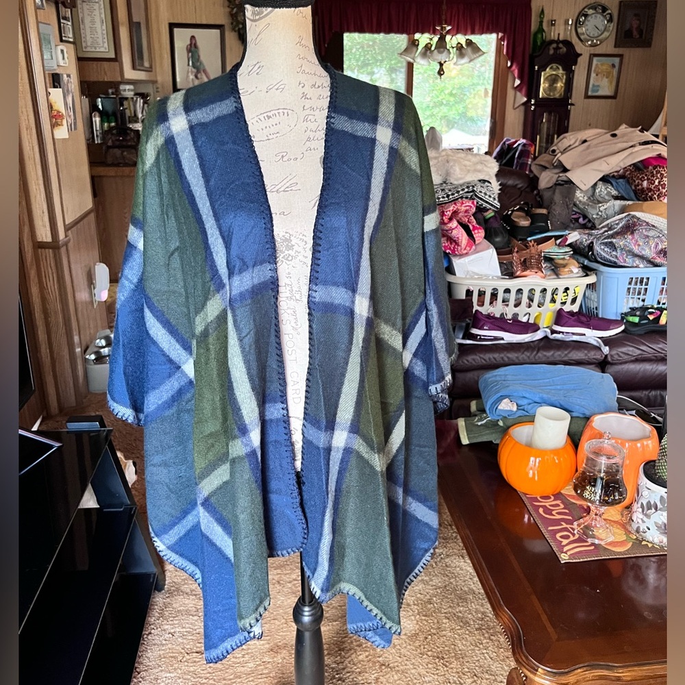 Plaid WOOLRICH Shawl Blanket Wrap Poncho ~ One Size Fits All.